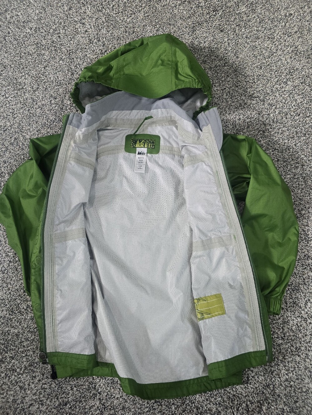 REI Co-op Rainwall Hooded Rain Jacket Green Boys Kids Size XXS 4/5 - Picture 2 of 3